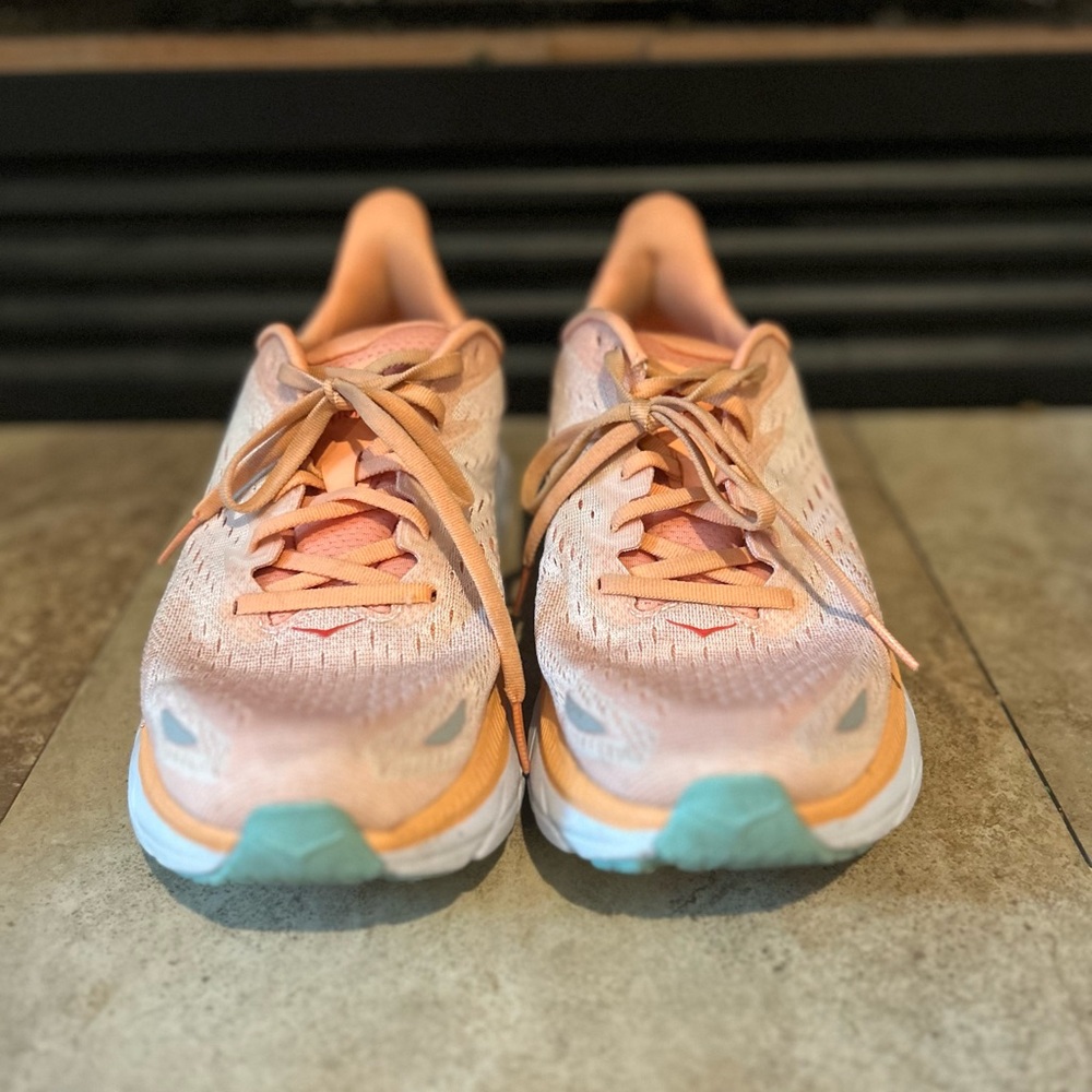 Hoka Clifton 8